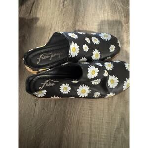 Free People Daisy Conversational Platform Clogs Black Floral Size 38